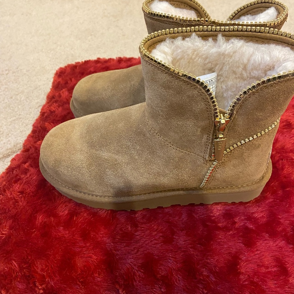 UGG boots - Picture 7 of 12